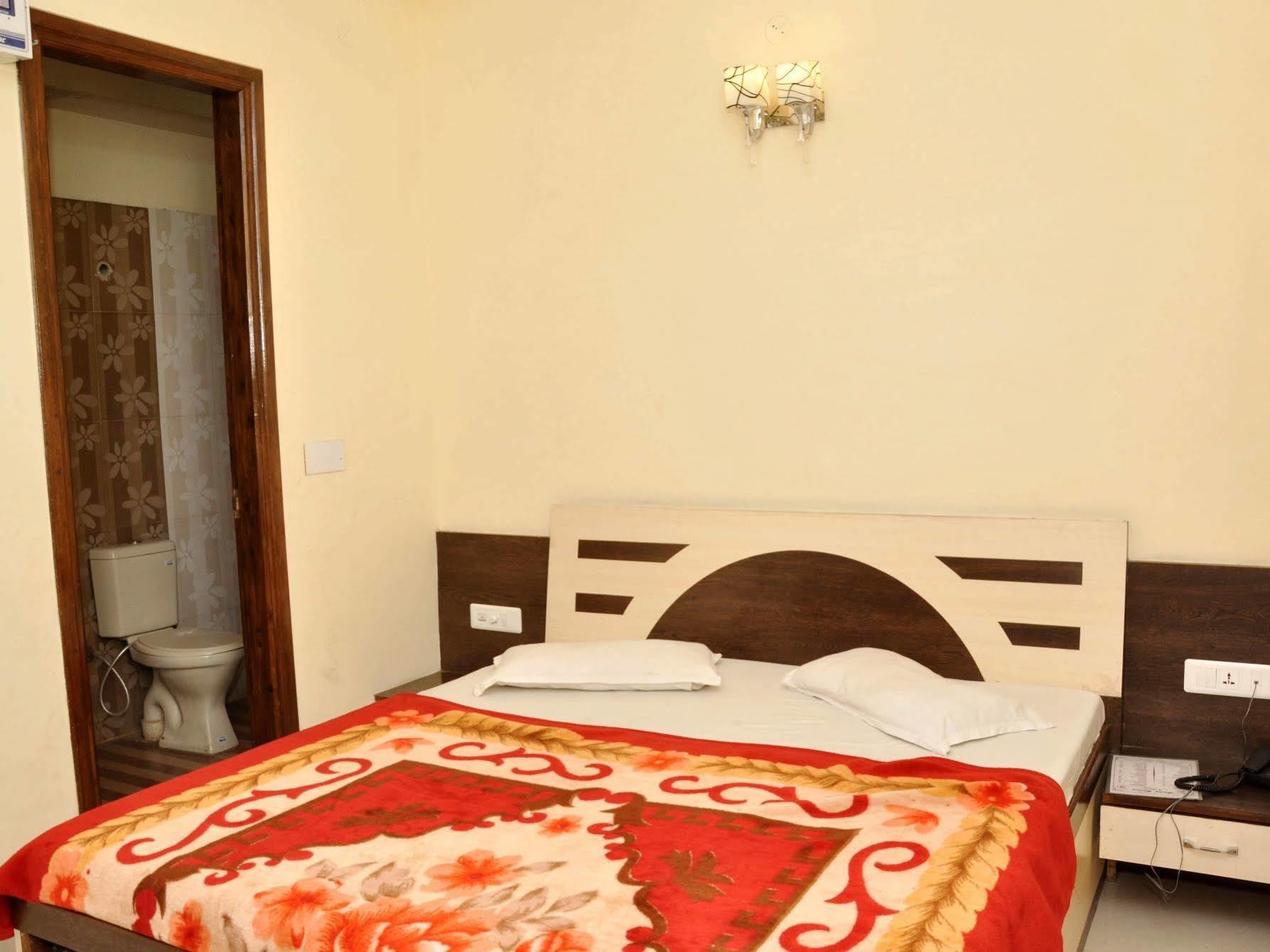Hotel Robin Amritsar Zewnętrze zdjęcie