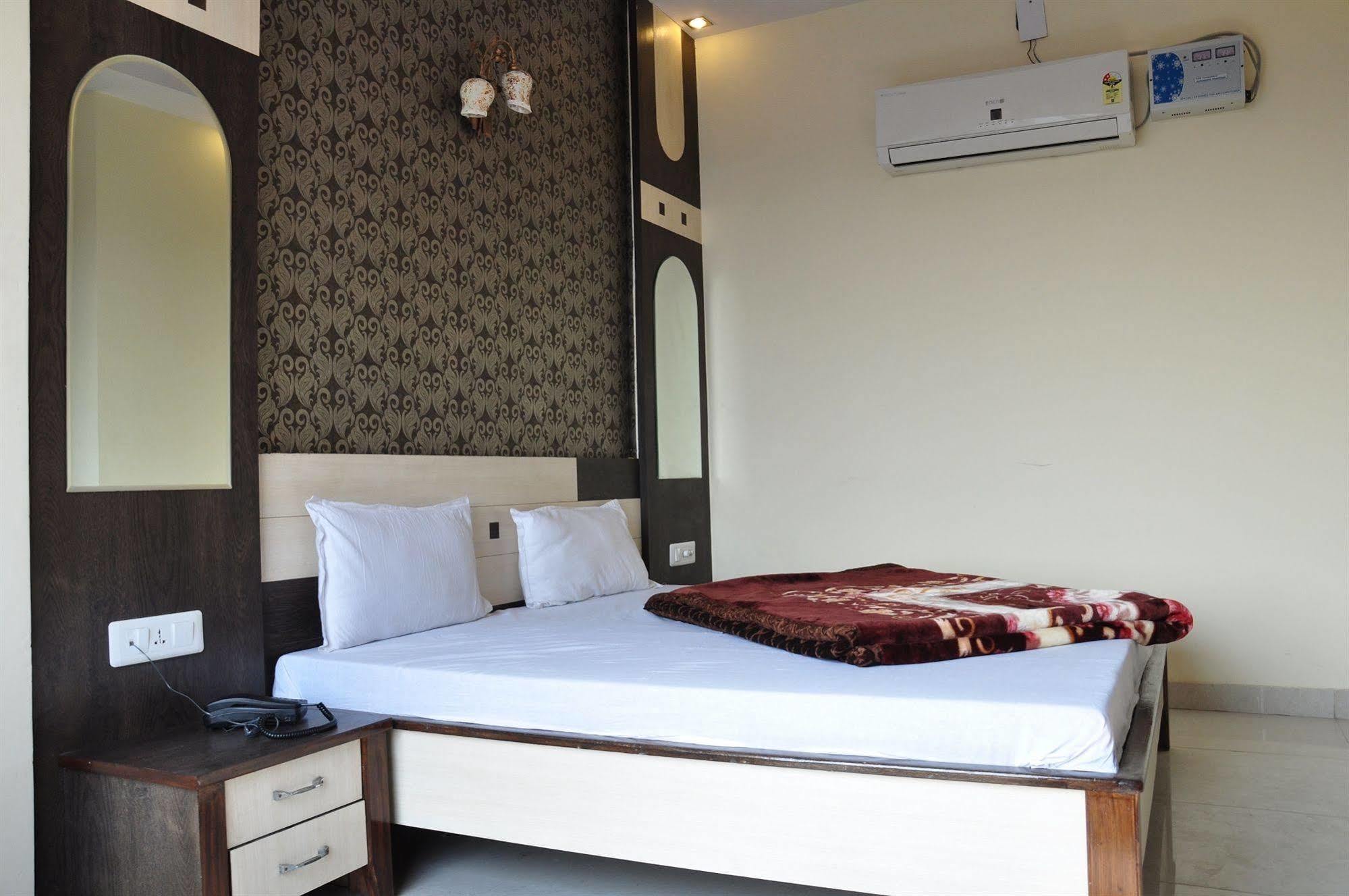 Hotel Robin Amritsar Zewnętrze zdjęcie